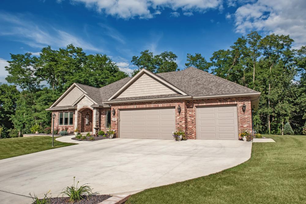 Used – 1 – 16x8 non-insulated sandstone raised ranch panel with no windows.